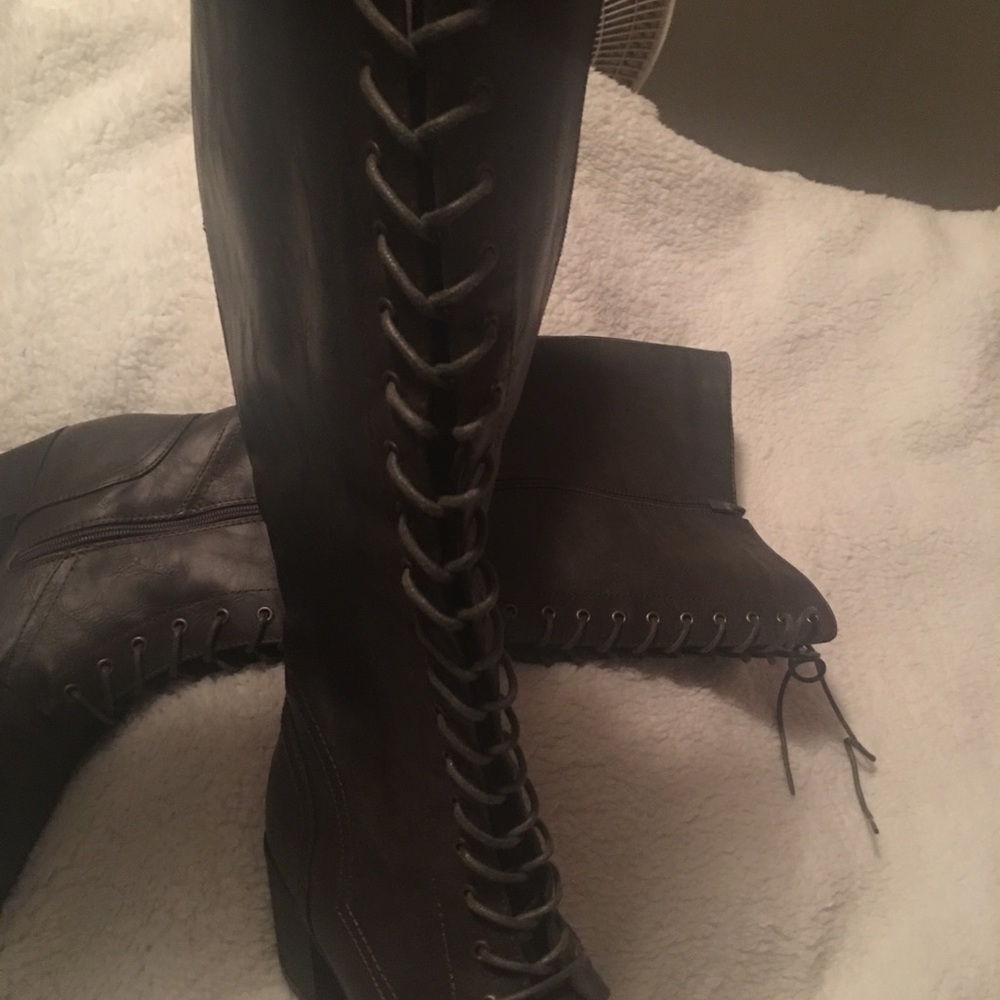 Two new knee high boots from torrid!Never worn - Picture 4 of 4